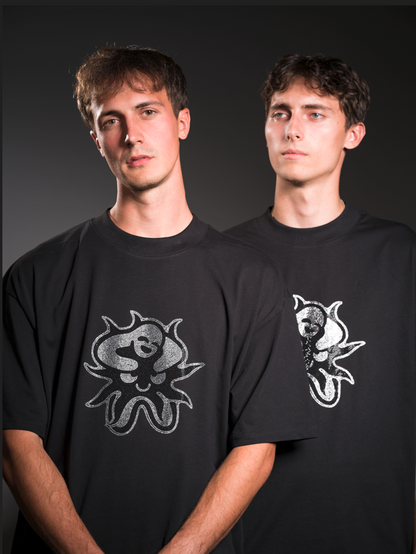 Hey Yendo - Jeden Úsměv Nestačí (Oversize T-Shirt - Black)