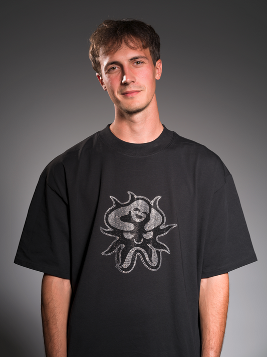 Hey Yendo - Jeden Úsměv Nestačí (Oversize T-Shirt - Black)